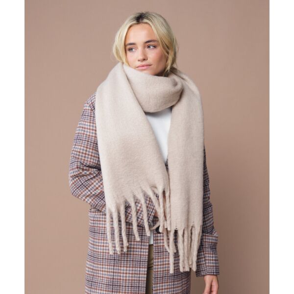 Fluffy scarf Thumbnail